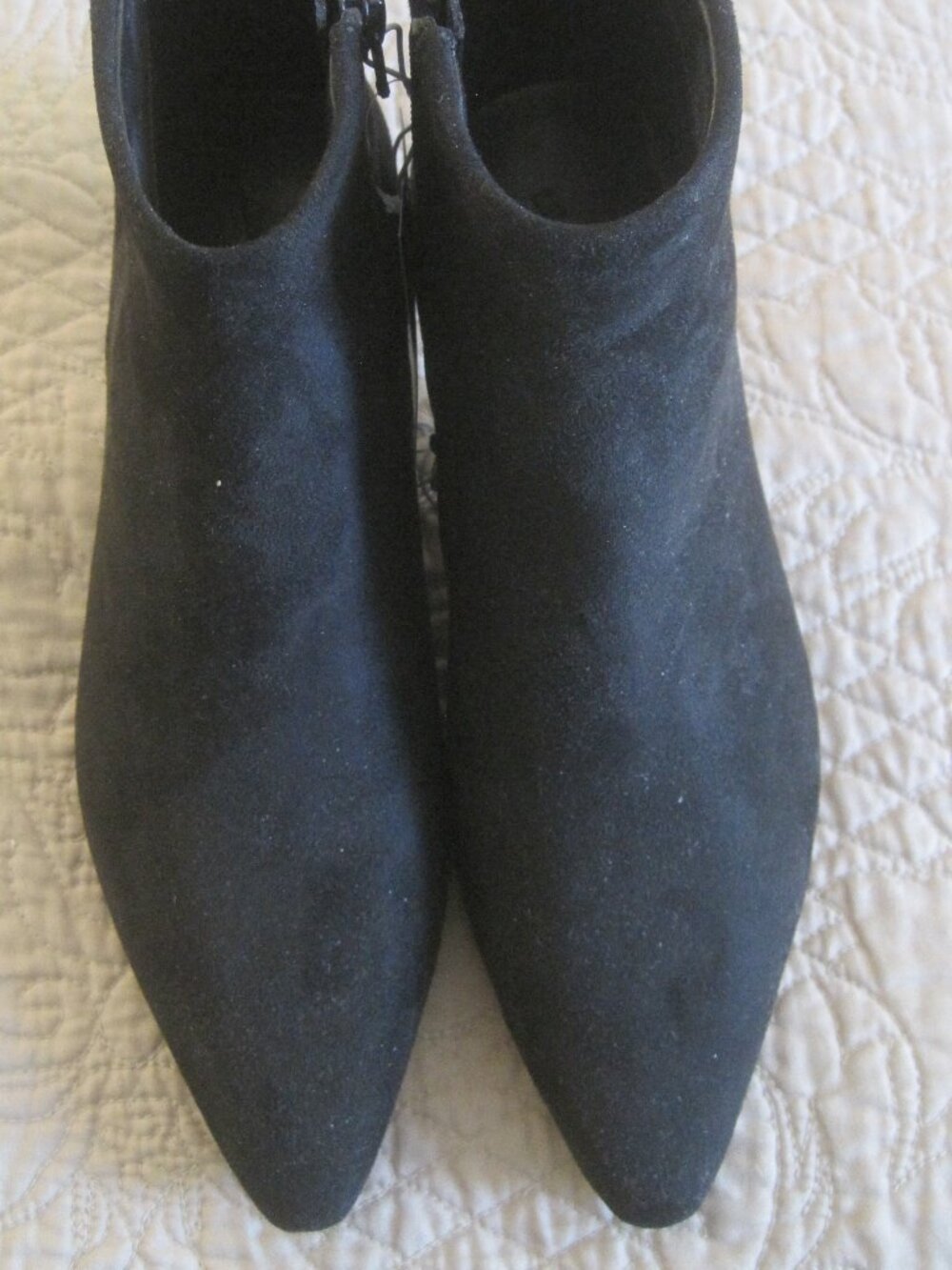 UNIVERSAL THREAD BLACK TAYLOR KITTEN HEEL FAUX SUEDE ANKLE BOOTS 9.5 NWT $39.99